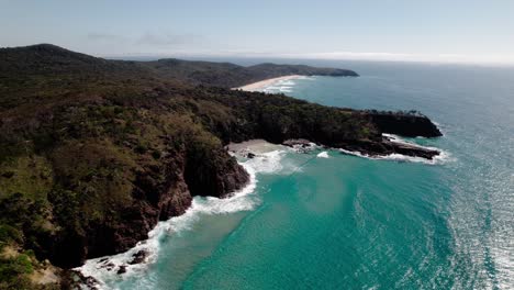 Luftaufnahme-Des-Dolphin-Point-Lookout,-Küstenwanderung,-Noosa-Heads,-Queensland,-Australien