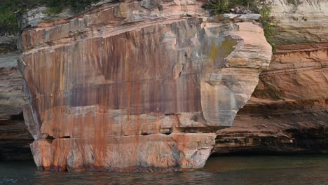 Pictured-Rocks-National-Lakeshore-coastal-sandstone-rock-formations