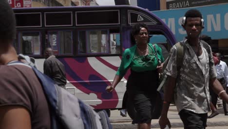 Vida-En-El-Centro-De-Nairobi.-Personas-Y-Trafico