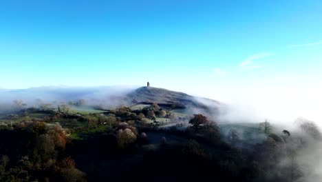 low-lying-fog-surrounding-Glastonbury-Tor