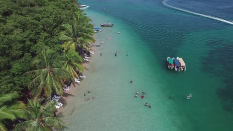 Aerial-shot-of-Estrella-beach-located-in-the-Caribbean-Sea-in-Bocas-del-Toro,-Panama