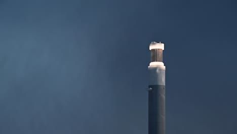 Der-Weltweit-Höchste-Turm-Für-Konzentrierte-Solarenergie-In-Dubai,-Vereinigte-Arabische-Emirate
