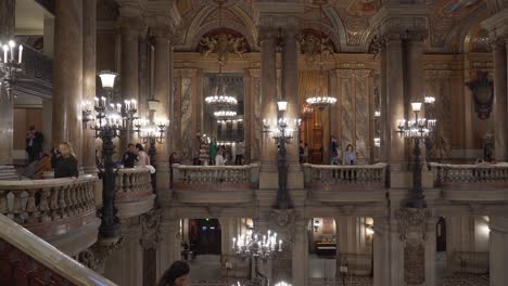 Tourists-Takes-Pictures-in-Balconies-of-Grand-staircase-of-the-Palais-Garnier