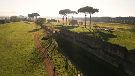 Luftaufnahme-Des-Parks-Der-Aquädukte-An-Einem-Typischen-Tag-In-Rom,-Italien