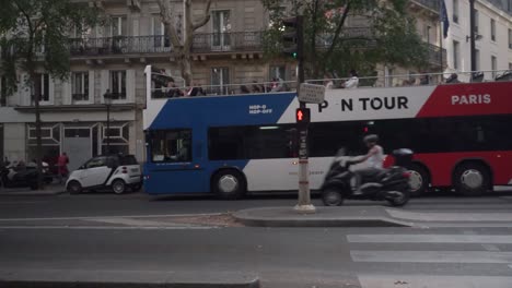Tour-bus-in-Paris,-France