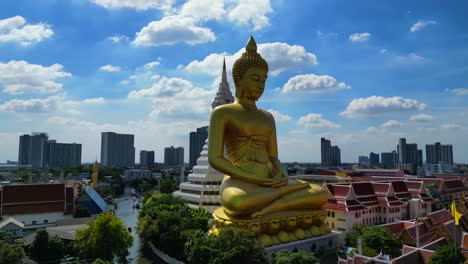 Luftaufnahme-Im-Paknam-Phasi-Charoen-Tempel,-Bangkok,-Thailand,-Drohne-4k