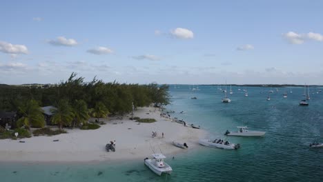 Private-Island-Getaway-on-Popular-Tourist-Destination-in-the-Bahamas,-Aerial