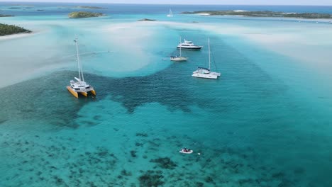 Beliebtes-Tourismusreiseziel-Auf-Den-Tropischen-Bahama-Inseln,-Luftdrohne
