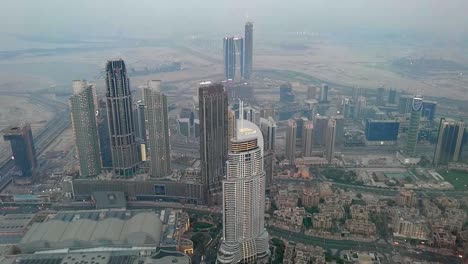 Die-Adresse-Downtown-Emaar-Properties-Group-Tower-In-Dubai.-Blick-Auf-Den-Sonnenuntergang-Von-Der-Aussichtsplattform-Im-Freien-Im-Burj-Khalifa