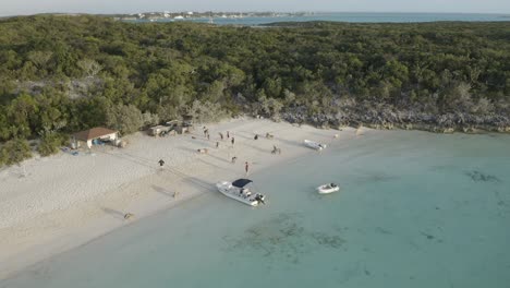 Pig-Island-–-Großes,-Exotisches-Reiseziel-Auf-Den-Bahamas,-Luftaufnahme