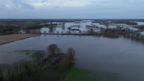 Der-Fluss-Ems-Tritt-über-Seine-Ufer-Und-überschwemmt-Alle-Städte-Rund-Um-Lingen-Ems