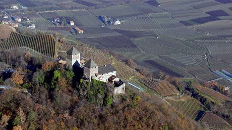 Blick-Von-Oben-Auf-Die-Burg-Leonburg,-Lana,-Südtirol,-Italien