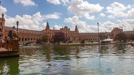 Time-lapse-of-tourists-rowing-boats-through-the-Plaza-de-España-in-Spain