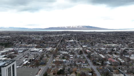 Wunderschöne-Luftaufnahme-Von-Provo,-Utah