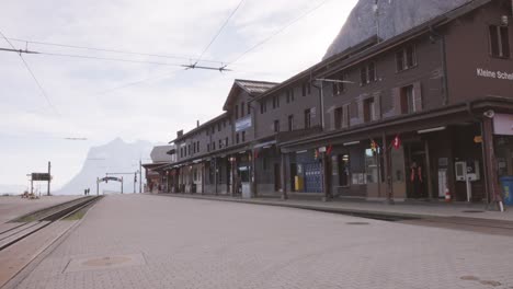 Kleine-Scheidegg-railway-station-at-mountain-pass,-Bernese-Oberland,-Switzerland