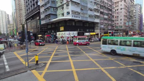 Conmutar-En-Autobús-Público-En-El-Distrito-De-Mong-Kok-De-Hong-Kong