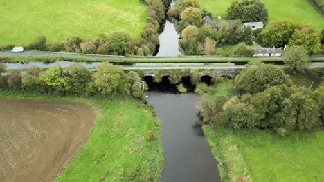 Grüner-Canal-Grande-Leinster-Aquädukt-Sallins-Co-Kildare-Irland-Antenne