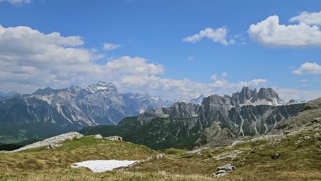 Zeitraffervideo-Von-Punta-Sorapiss-Und-Anderen-Bergen-Rund-Um-Cortina-D&#39;Ampezzo-In-Den-Italienischen-Dolomiten