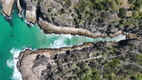 Top-down-Static-Drone-shot-of-Stradbroke-Islands-Point-Lookout-North-Gorge