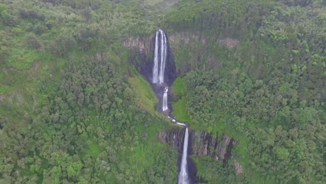 Luftaufnahmen-Von-Drohnen,-Karuru-Wasserfälle,-Abedares,-Kenia