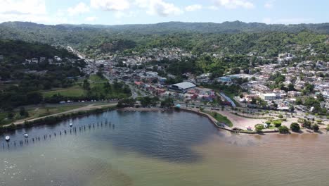 Luftaufnahme-Der-Bucht-Von-Samaná-Auf-Der-Halbinsel-Samaná-In-Der-Dominikanischen-Republik