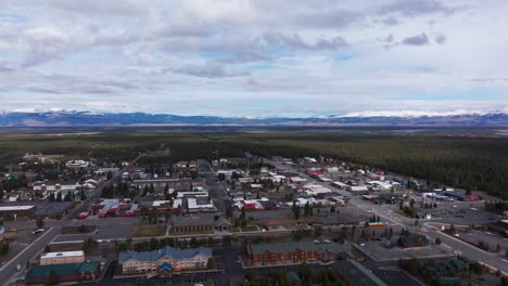 Fast-panning-drone-shot-over-West-Yellowstone-downtown-in-the-Fall