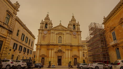 Gefangenschaft-In-Der-Kathedrale:-Touristen-Tanzen-Unter-Der-Goldenen-Fassade-Von-Palermo