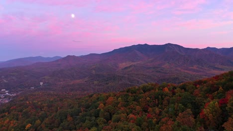 Slow-Pan-of-the-Smoky-Mountains-in-Fall,-Pink,-Purple-Sunset