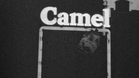 Publicidad-Icónica-De-Cigarrillos-Camel-En-El-Centro-De-La-Ciudad-De-Nueva-York-1930