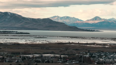 Vista-Aérea-Del-Lago-Provo-Y-Utah