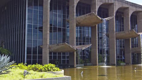 Fassade-Des-Justizpalastes,-Brasilia,-Markantes-Beispiel-Moderner-Architektur