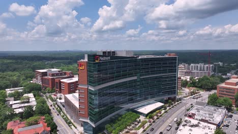 Toma-De-Drone-Del-Edificio-Piedmont-Healthcare-Atlanta