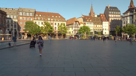 Das-Im-Historischen-Zentrum-Von-Straßburg-Gelegene,-Große-Inselgebiet-Wurde-1988-Von-Der-Unesco-Zum-Weltkulturerbe-Erklärt