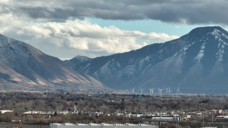 Provo-Utah-Luftaufnahmen-Von-Windmühlen-Und-Bergen
