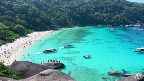 Tourists-Crowding-Similan-Islands-Beach-During-Peak-Season-in-Phuket,-Thailand