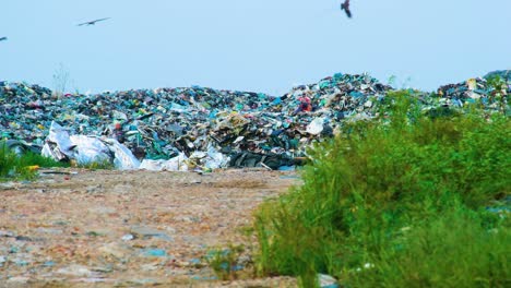 Ocean-beach-with-plastic-waste,-garbage