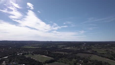 Luftaufnahme-über-Dem-Highway-290-In-Der-Nähe-Von-Johnson-City,-Texas,-Im-Hügelland