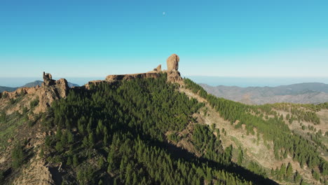 Aerial-Adventure:-Soaring-over-the-Majesty-of-Roque-Nublo-in-Gran-Canaria's-Natural-Park
