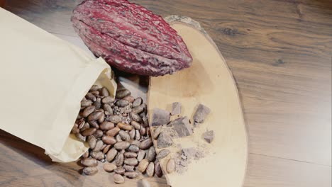 Kakaobohnen-Auf-Einem-Tisch
