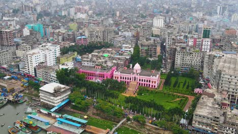Residential-Palace-Ahsan-Manzil-Museum-In-Dhaka,-Bangladesh