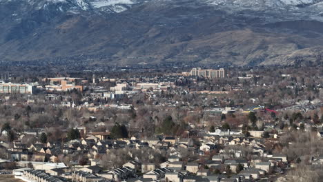 Antena-De-Provo-Utah---Paisaje-Urbano-En-Las-Montañas