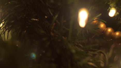 Christmas-tree-lights-and-decorations,-slider-move,-macro,-bokeh,-left-to-right
