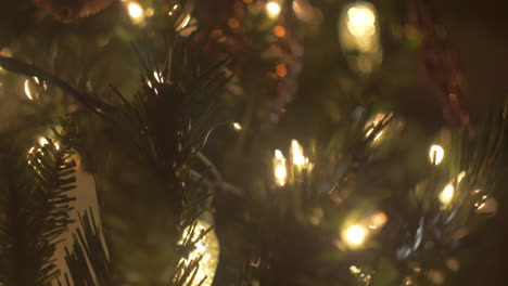 Christmas-tree-lights-and-decorations,-slider-move,-macro,-bokeh,-right-to-left