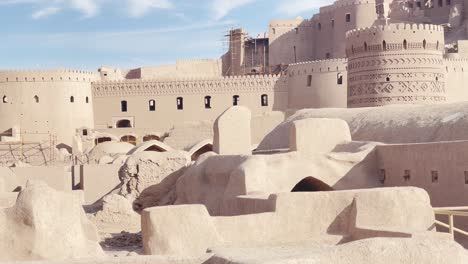 Sculpted-Adobe-Walls-of-Arg-e-Bam,-Kerman,-Iran---Panoramic-view