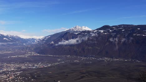 Blick-Auf-Den-Berg-Ifinger-über-Das-Etschtal,-Südtirol,-Italien