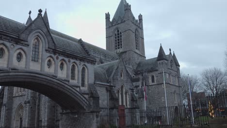 The-Cathedral-of-the-Holy-Trinity,-Christ-Church-Cathedral-On-A-Cloudy-Day-In-Dublin,-Ireland