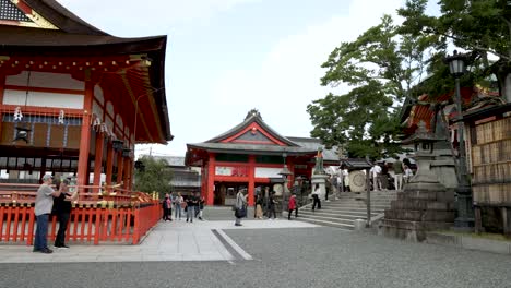 Santuario-Fushimi-Inari-En-Kioto,-Japón
