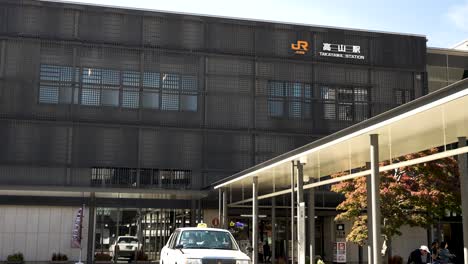 Taxi-Rank-Outside-East-Side-of-Takayama-Station