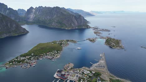 Reinebringen-Aerial-View-at-Reine,-Lofoten-Islands-Archipelago,-Norway,-Scandinavia---4k
