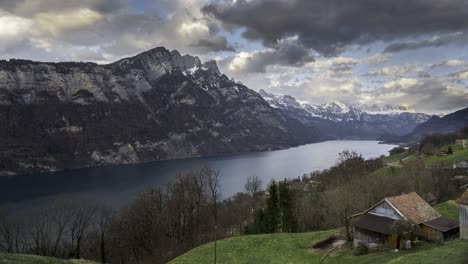 Wunderschöner-Zeitraffer-über-Dem-Walensee-In-Der-Schweiz
